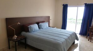 Deluxe Double Room, Balcony, Ocean View | In-room safe, desk