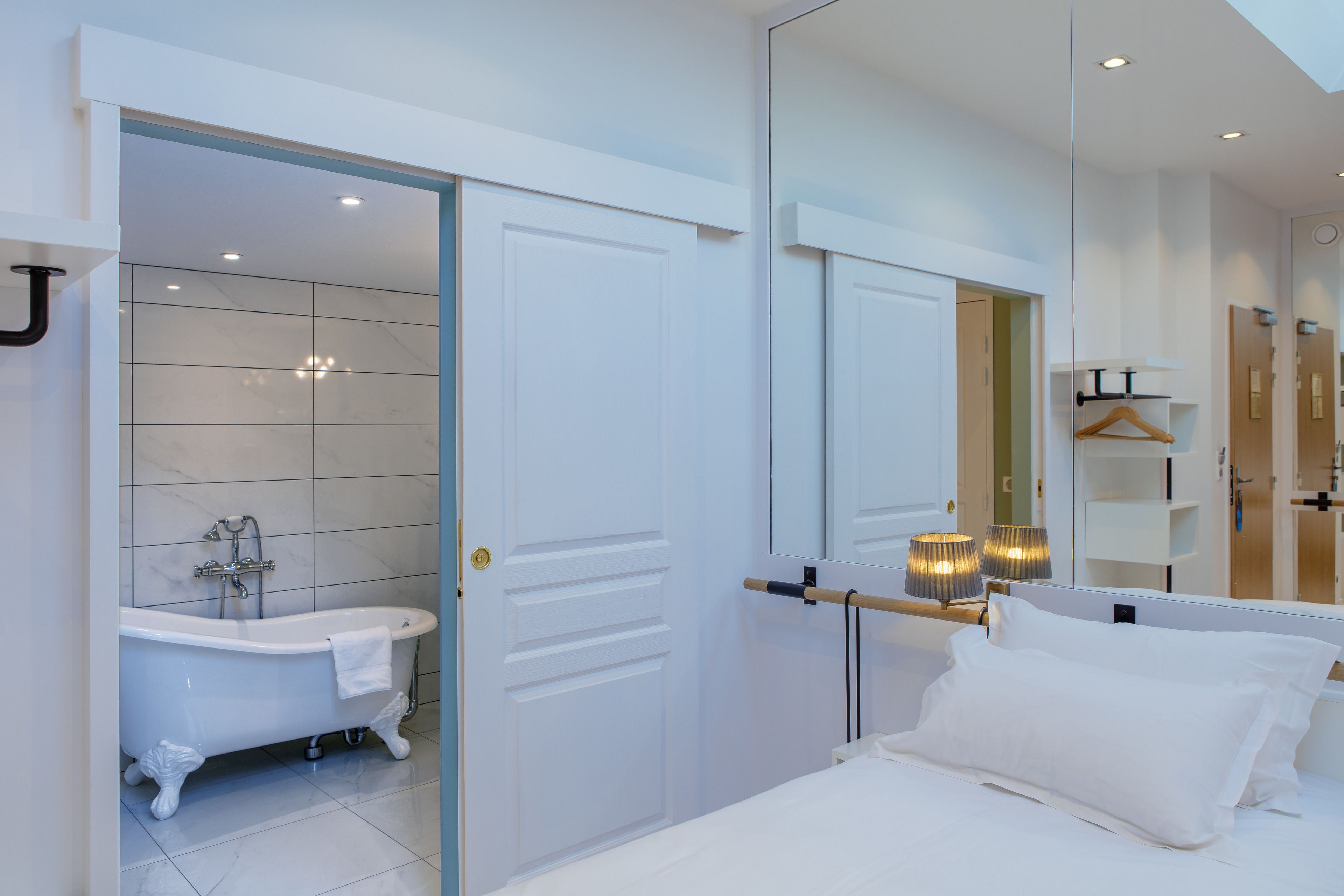 premium bedding, in-room safe, individually decorated