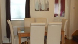 In-room dining - The Cottage (Dublin)