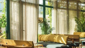 A modern interior with a sofa, chairs, and a table. - DAS Club Hotel Sunny Beach (Nessebar)