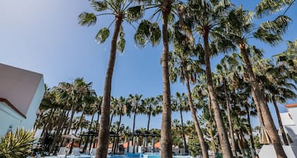 Bahía Calma Beach