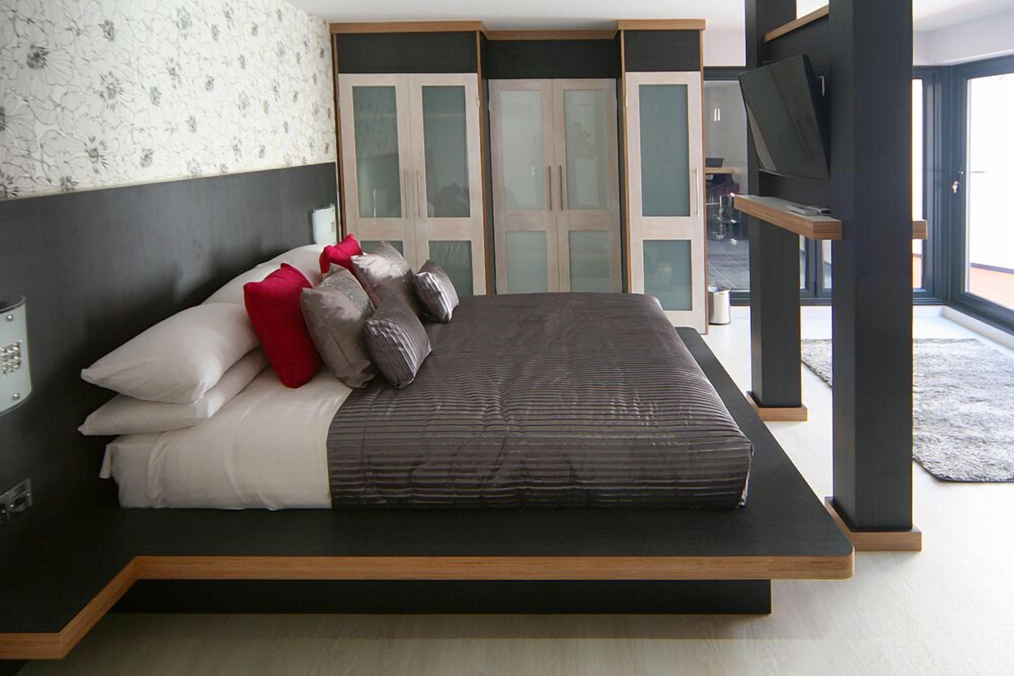 suite, hot tub | desk, iron/ironing board, free wifi, bed sheets