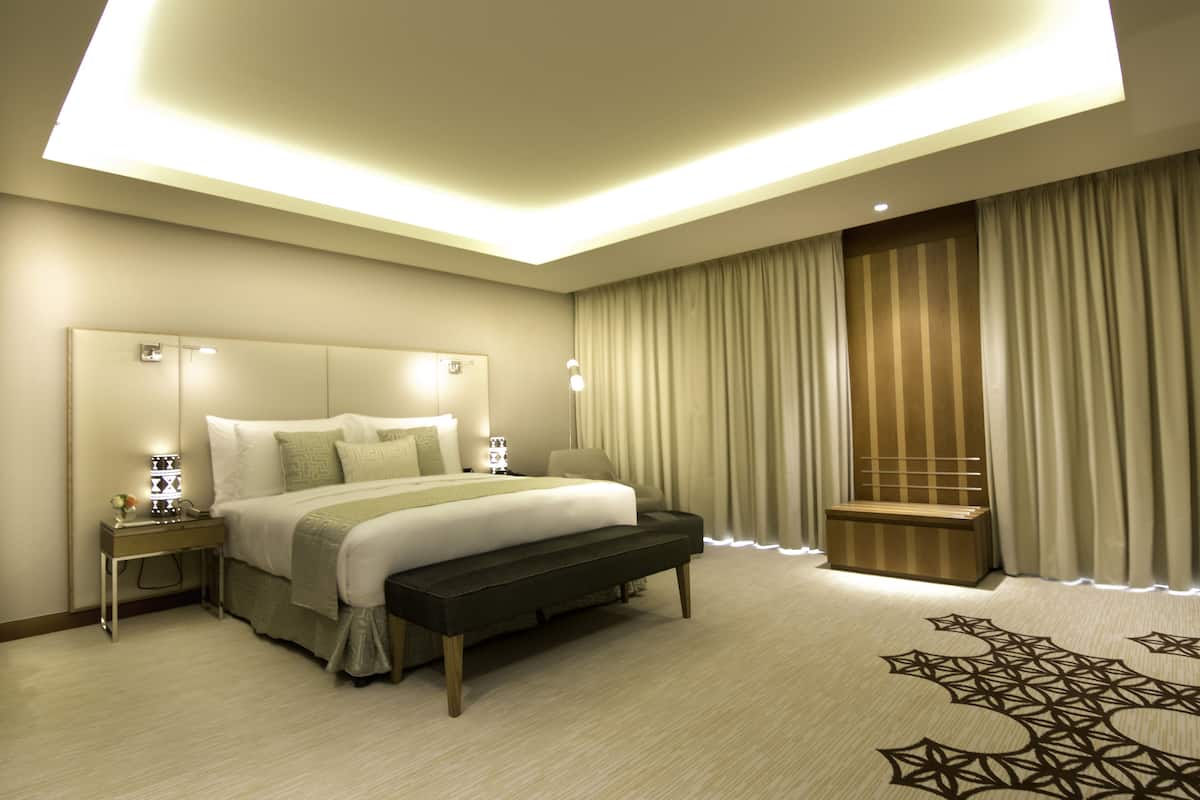 1 bedroom, premium bedding, pillowtop beds, in-room safe