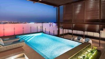 Private pool