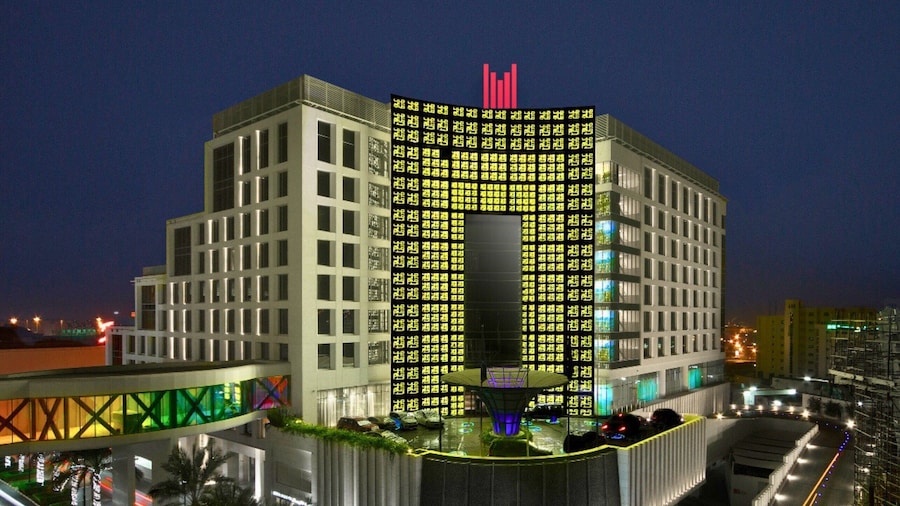 Grand Millennium Muscat connected to Muscat Grand Mall