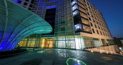 Grand Millennium Muscat connected to Muscat Grand Mall
