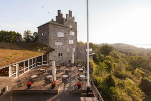 Front of property - Hotel Gyllene Uttern (Gränna)