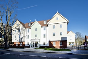 Exterior - Premier Inn Colchester Town Centre (Colchester)