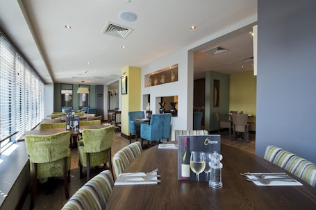 Restaurant. Premier Inn London Archway