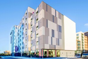 Exterior - Premier Inn Maidenhead Town Centre (Maidenhead)