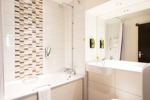 Bathroom - Premier Inn Worthing Seafront (Worthing)