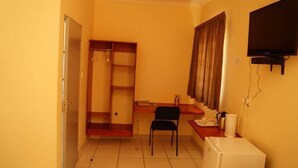 Room - Qhwigaba Guest Lodge (Maun)
