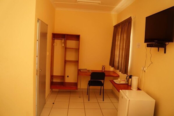 Room - Qhwigaba Guest Lodge (Maun)