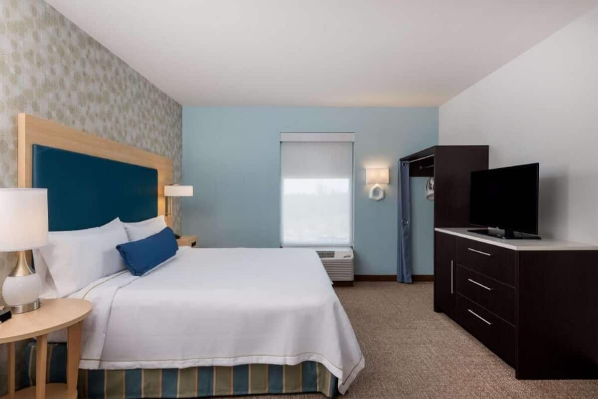 In-room safe, desk, laptop workspace, blackout drapes
