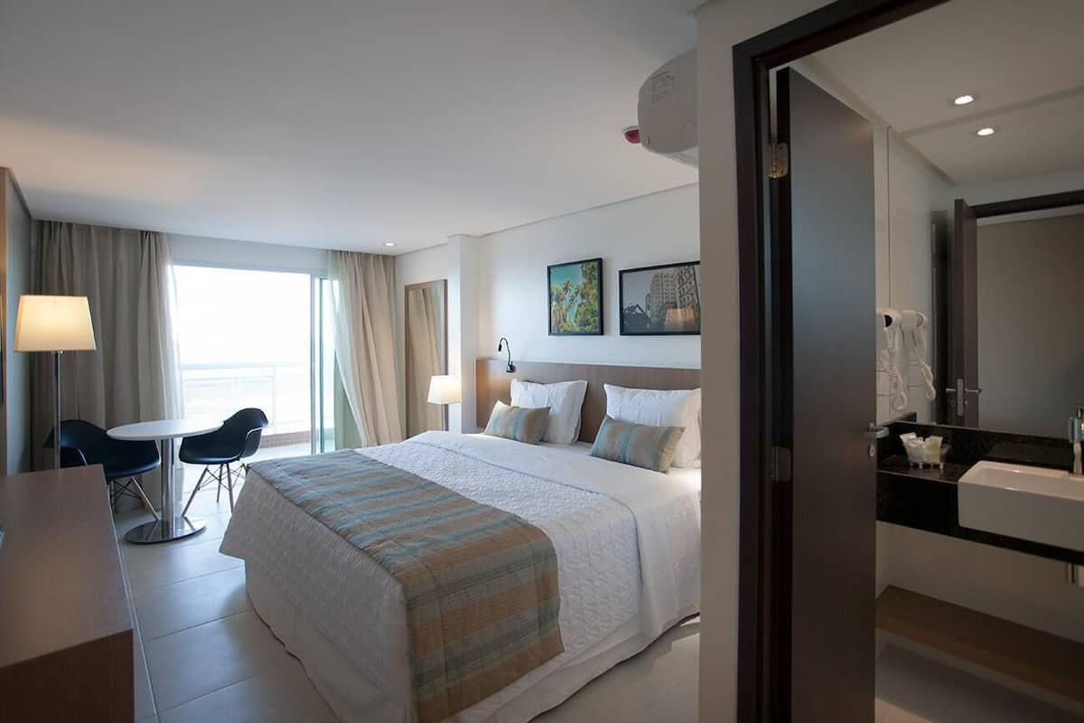 Minibar, in-room safe, individually decorated, individually furnished