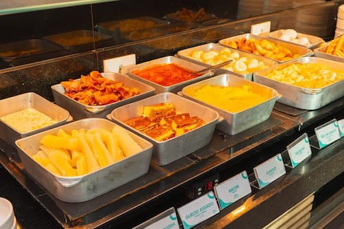 Desayuno bufé gratuito y diario