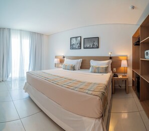 Suite, Partial Sea View | Minibar, in-room safe, individually decorated, individually furnished - Crocobeach Hotel (Fortaleza)