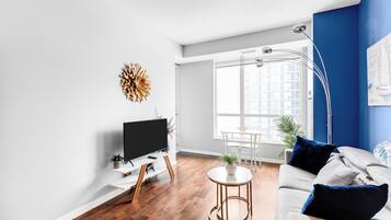 City Condo, Multiple Beds (Queen Sofabed) | Living room