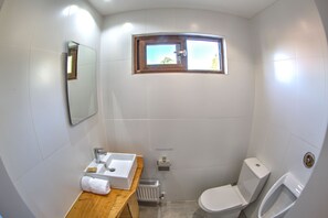 Shower, hydromassage showerhead, free toiletries, hair dryer - Ruka Lobos (Pichilemu)