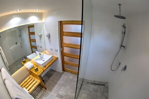 Ducha del cuarto de baño