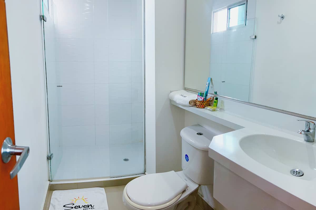 Duş, havlu, sabun, şampuan