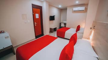 Family Room | Minibar, in-room safe, desk, laptop workspace