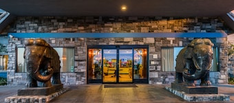 Azure Hotel & Suites, Trademark Collection by Wyndham