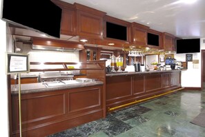 Petit déjeuner buffet compris tous les jours