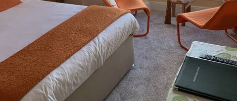 Family Room | Iron/ironing board, free WiFi, bed sheets