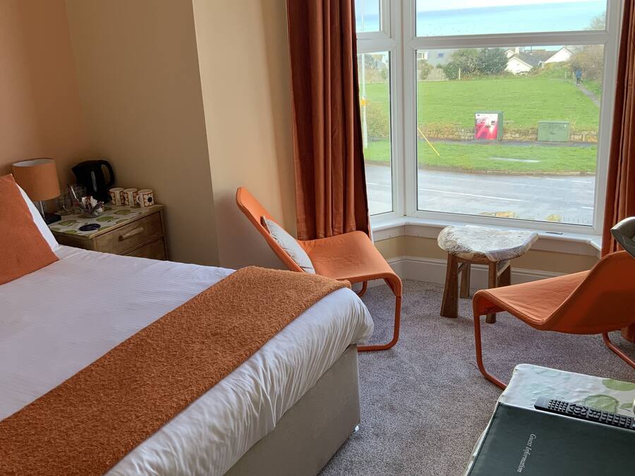 Family Room | Iron/ironing board, free WiFi, bed sheets