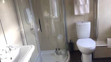 Standard Double Room, Garden View (Four Poster Bed) | Bathroom