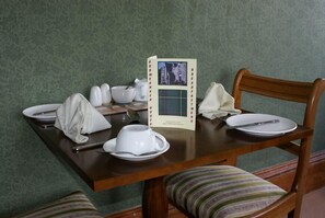 Free daily full breakfast - Ardmeanach House (Inverness)