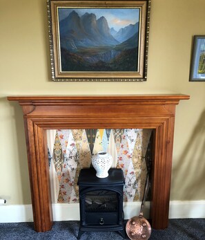 Habitación doble superior, chimenea (Bay Window) | Servicio de la habitación