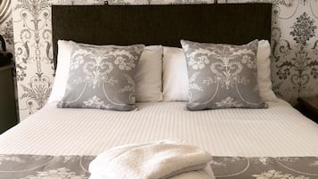 Kamar Mewah | Minibar, brankas, setrika/meja setrika, dan Wi-Fi gratis