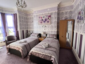Iron/ironing board, free WiFi, bed sheets - Clarence House Hotel (Skegness)