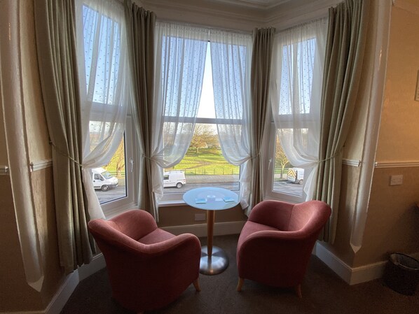 Iron/ironing board, free WiFi, bed sheets - Clarence House Hotel (Skegness)