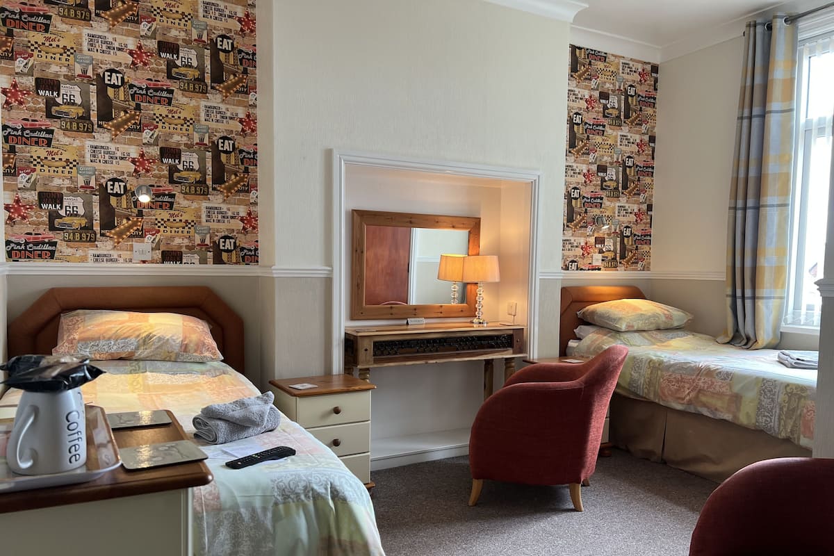 Iron/ironing board, free WiFi, bed sheets