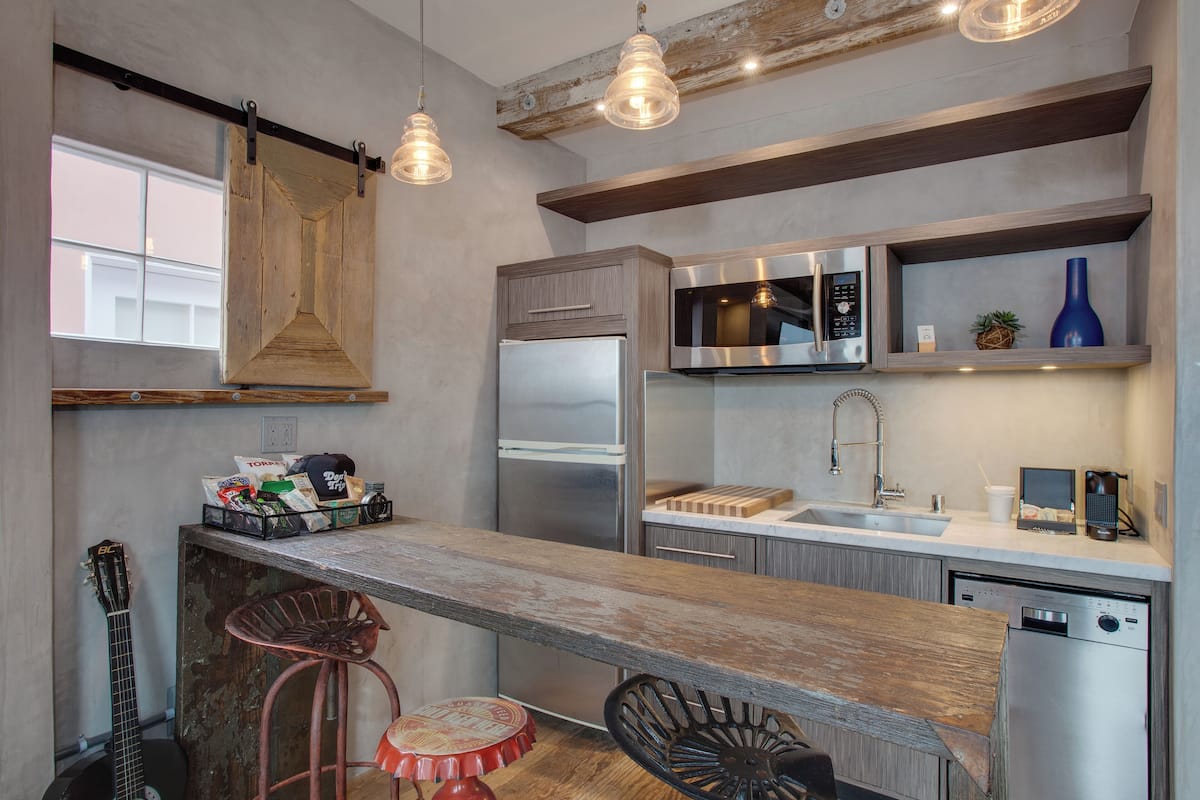 ocean view ph bungalow | private kitchen | coffee/tea maker