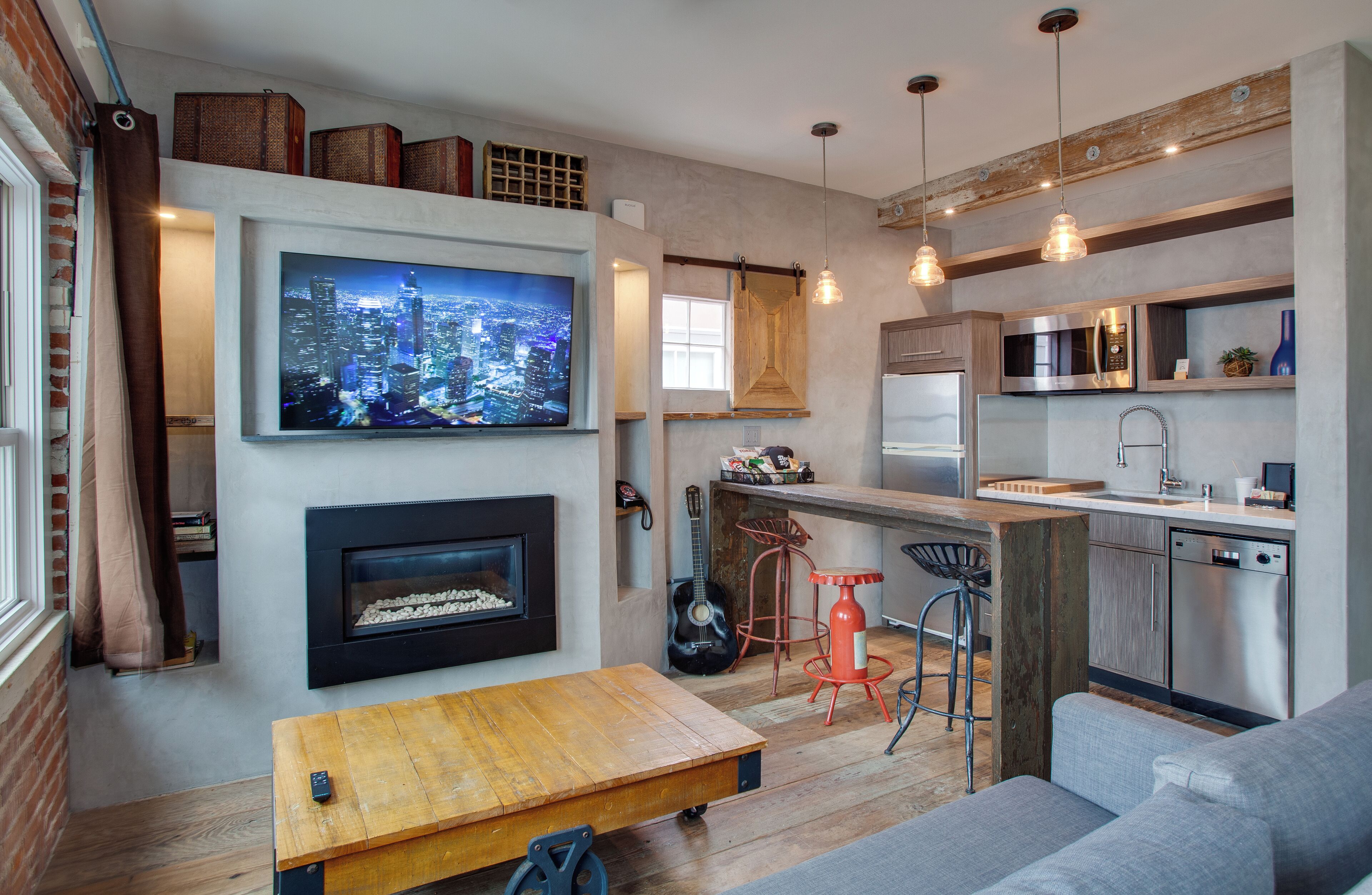 ocean view ph bungalow | living area | flat-screen tv