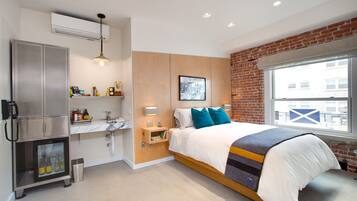 Habitación, con acceso para personas discapacitadas, vista al océano | Ropa de cama de alta calidad y tabla de planchar con plancha