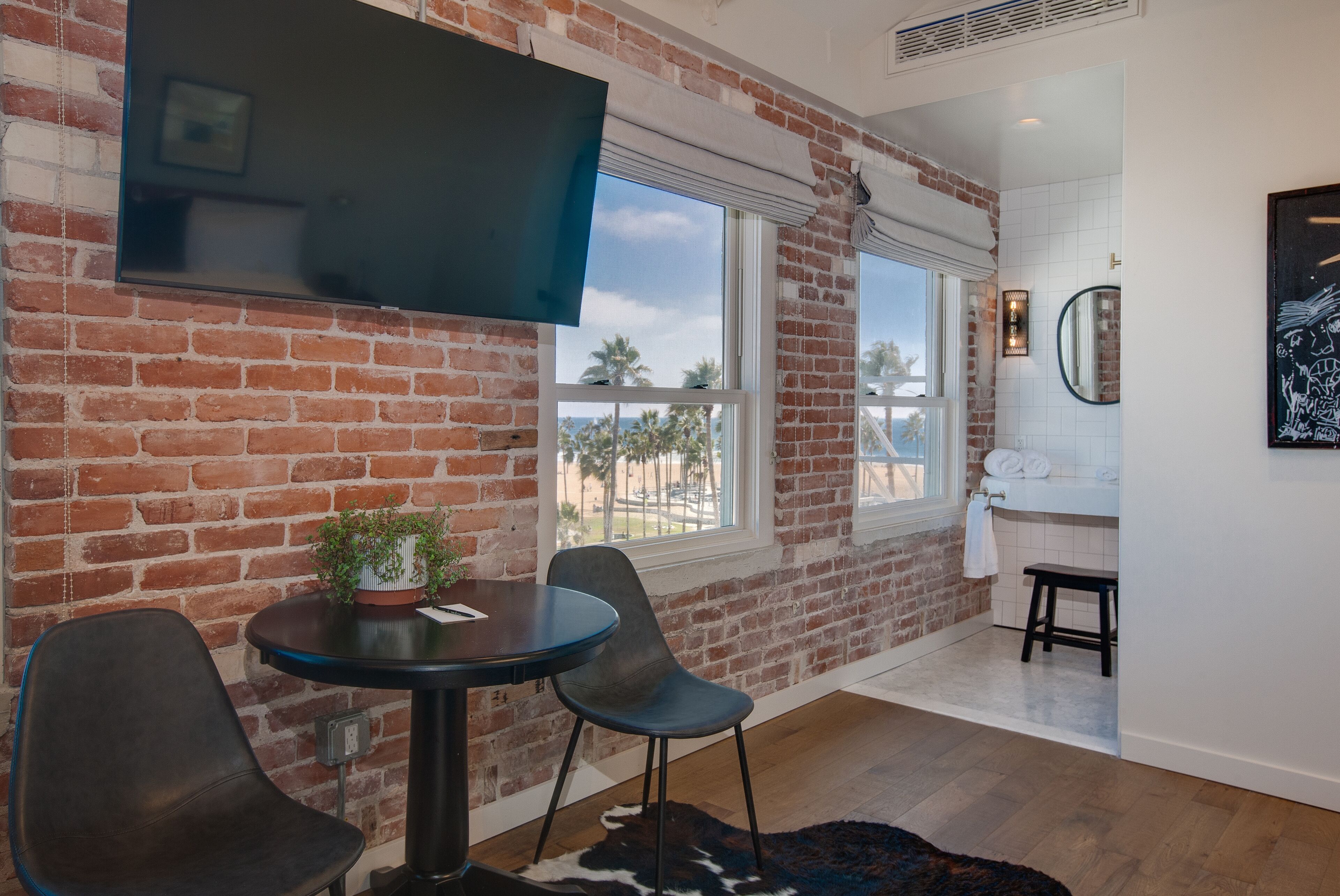 Ocean View PH Bungalow | Premium bedding, iron/ironing board, free cribs/infant beds, free WiFi