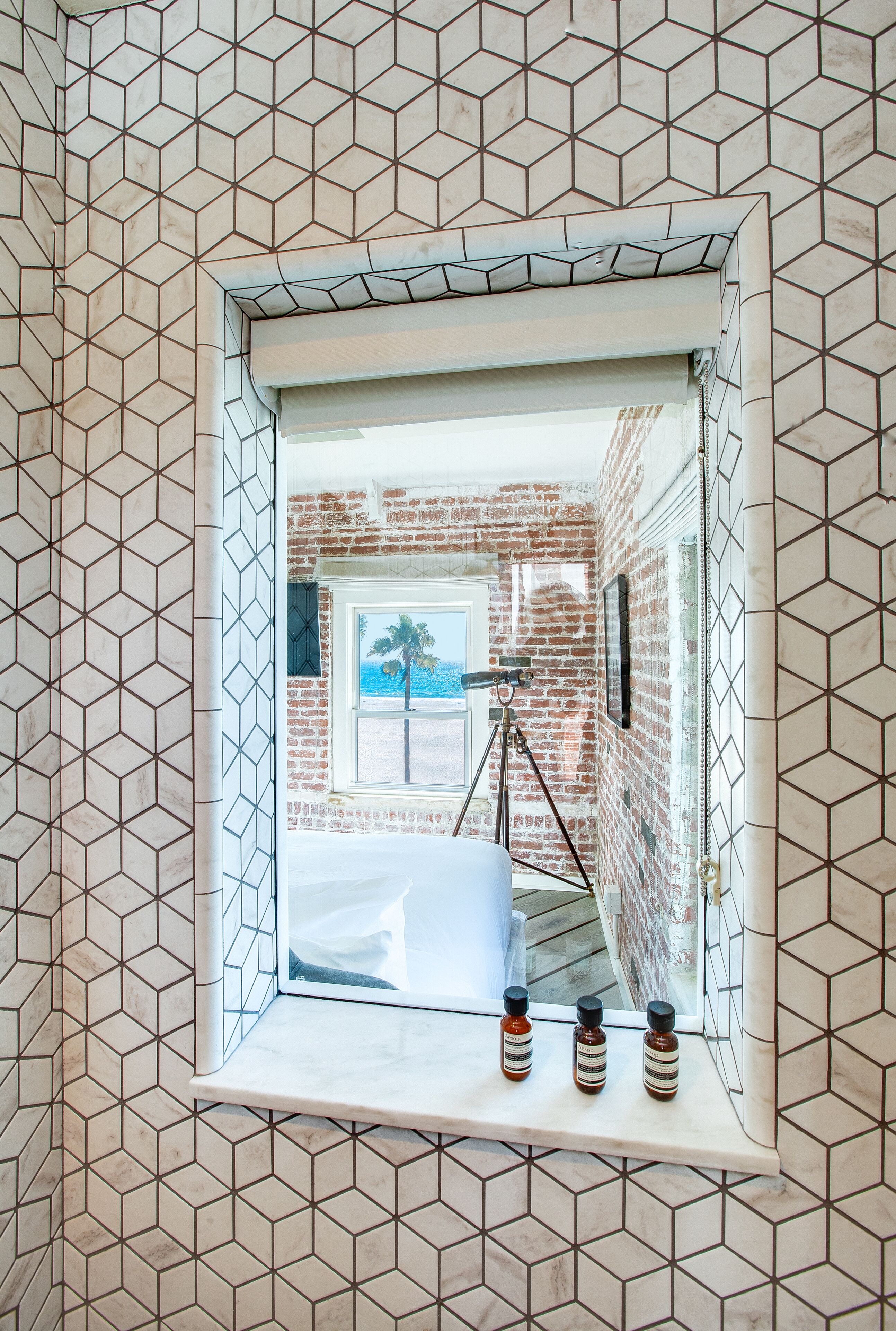 Bungalow, aan zee (PH) | Badkamer | Een douche, gratis toiletartikelen, handdoeken