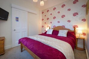Premium bedding, down comforters, memory foam beds, soundproofing - Craig Y Glyn (Pwllheli)