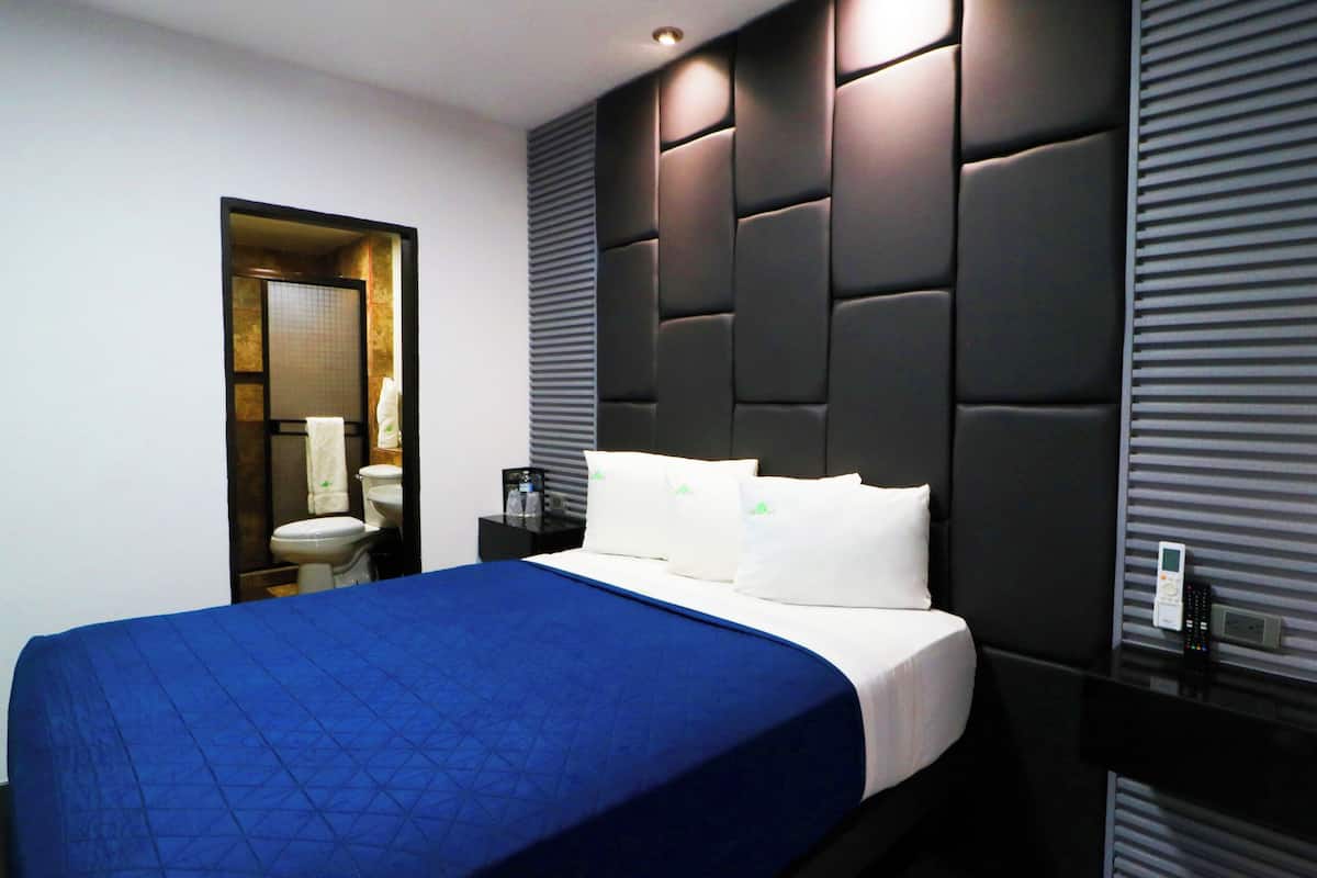 Standardzimmer, 1 Queen-Bett | Schreibtisch, Bügeleisen/Bügelbrett, kostenloses WLAN