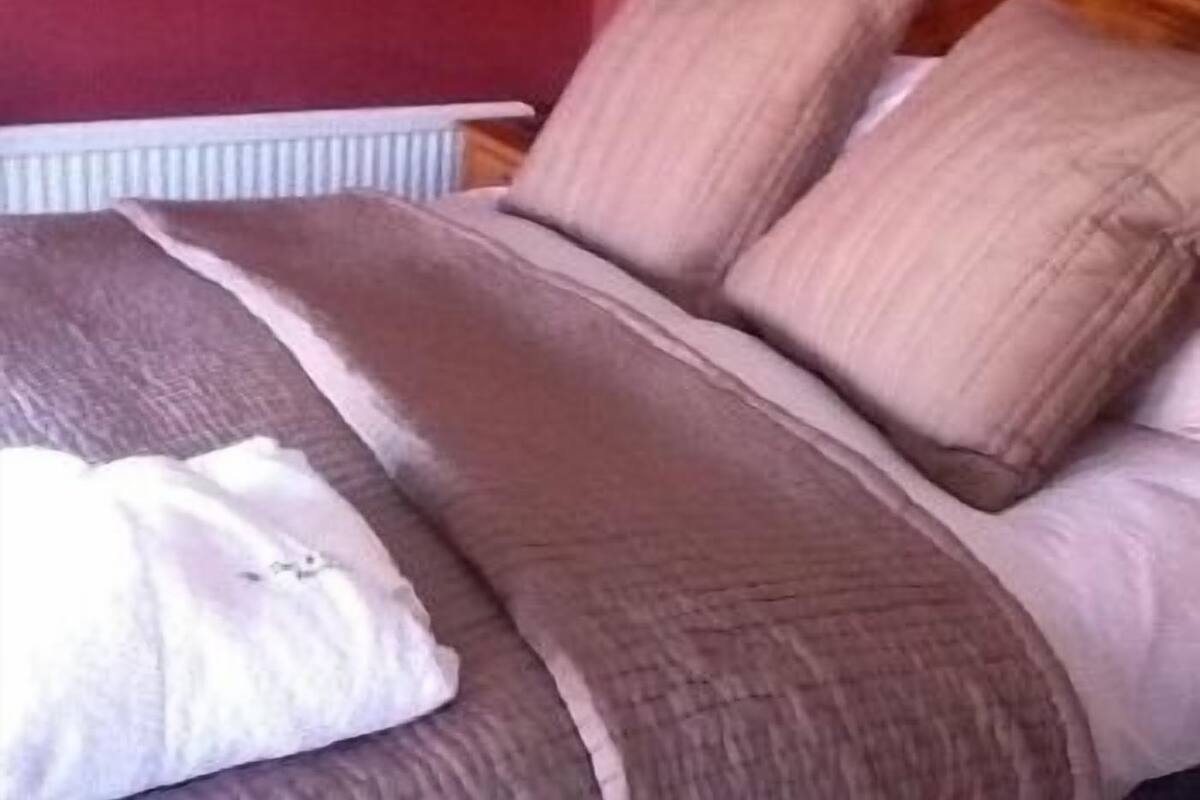 Standard Double Room, Shared Bathroom | Individually decorated, iron/ironing board, free cots/infant beds
