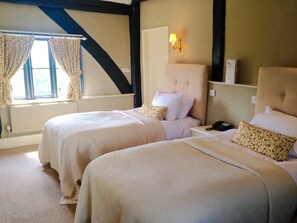 Standard Twin Room, Ensuite | Individually decorated, iron/ironing board, free cots/infant beds