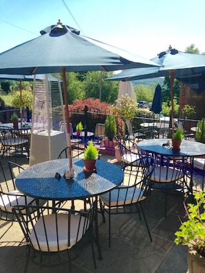 Lunch, dinner served; local cuisine, al fresco dining 