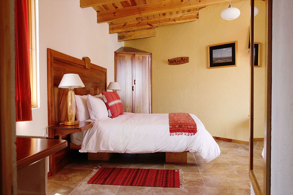 standard single room | in-room safe, desk, bed sheets