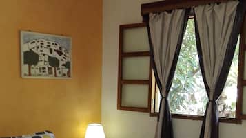 Kamar Desain, 1 Tempat Tidur Queen, ensuite, pemandangan kebun | Seprai katun Mesir, seprai premium, dan selimut bulu angsa