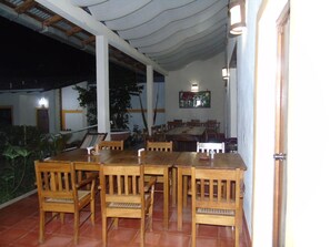 Culinária local, vistas para o jardim 